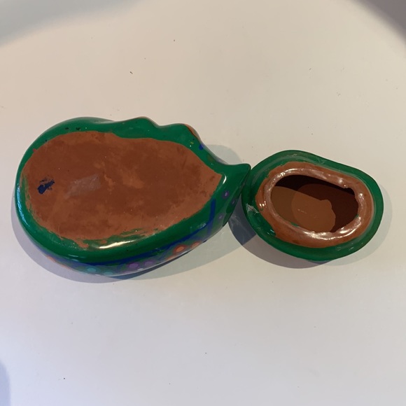 Talavera style cat trinket box. Vibrant colours with flowers and bird. - Picture 8 of 8